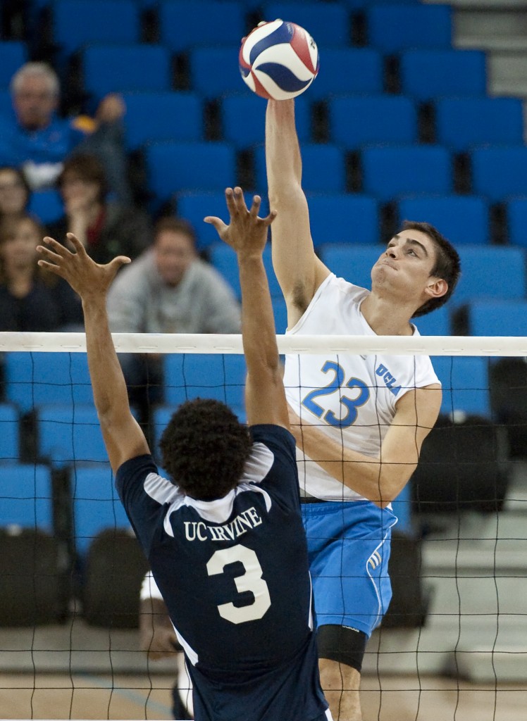 Men’s volleyball bounce back with sweep of UCSD Daily Bruin