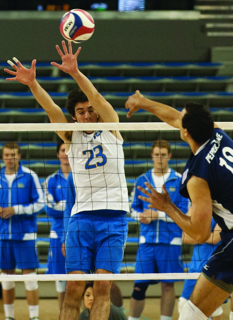 Men’s volleyball dominates in wipeout of Pepperdine Waves Daily Bruin