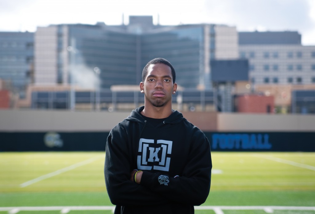 Marcus Rios takes pains to return to field despite fungus - Daily Bruin