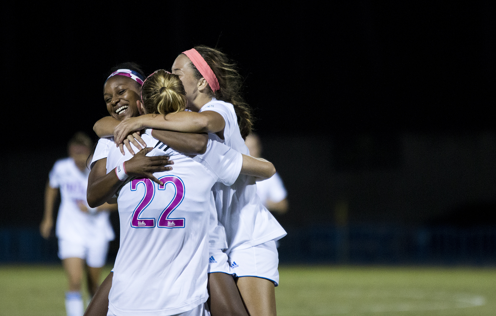 Q&A with Samantha Mewis of UCLA women's soccer - The Boston Globe