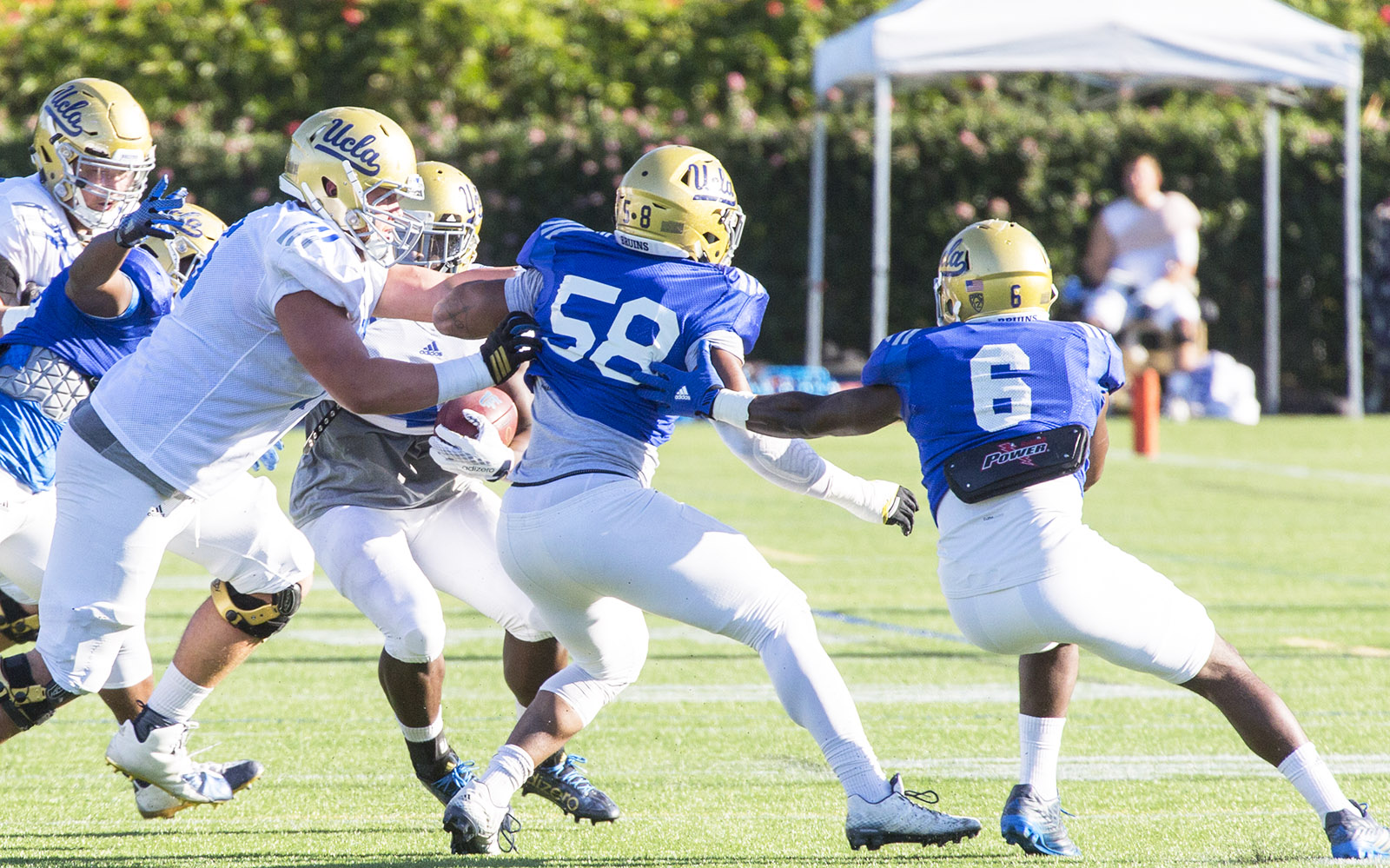 Football spring training refines technique, ushers in rising freshmen Daily Bruin