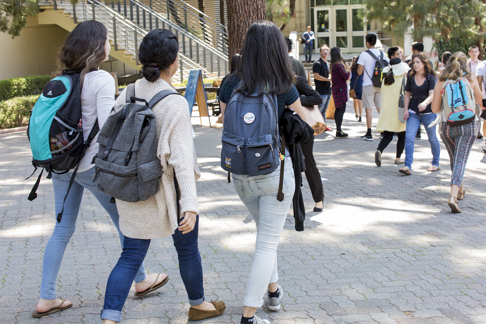 Do you need outlet a backpack in college