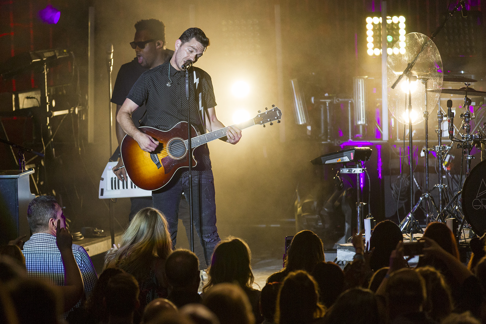 Concert review Andy Grammer’s enthusiasm takes center stage at concert