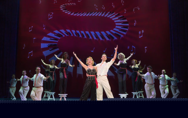 White Christmas Theater 2022 Theater Review: 'Irving Berlin's White Christmas' - Daily Bruin