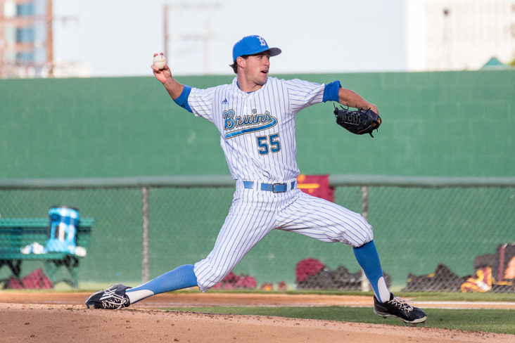 Major Leaguer pitches in at Children's Center – Mustang Times