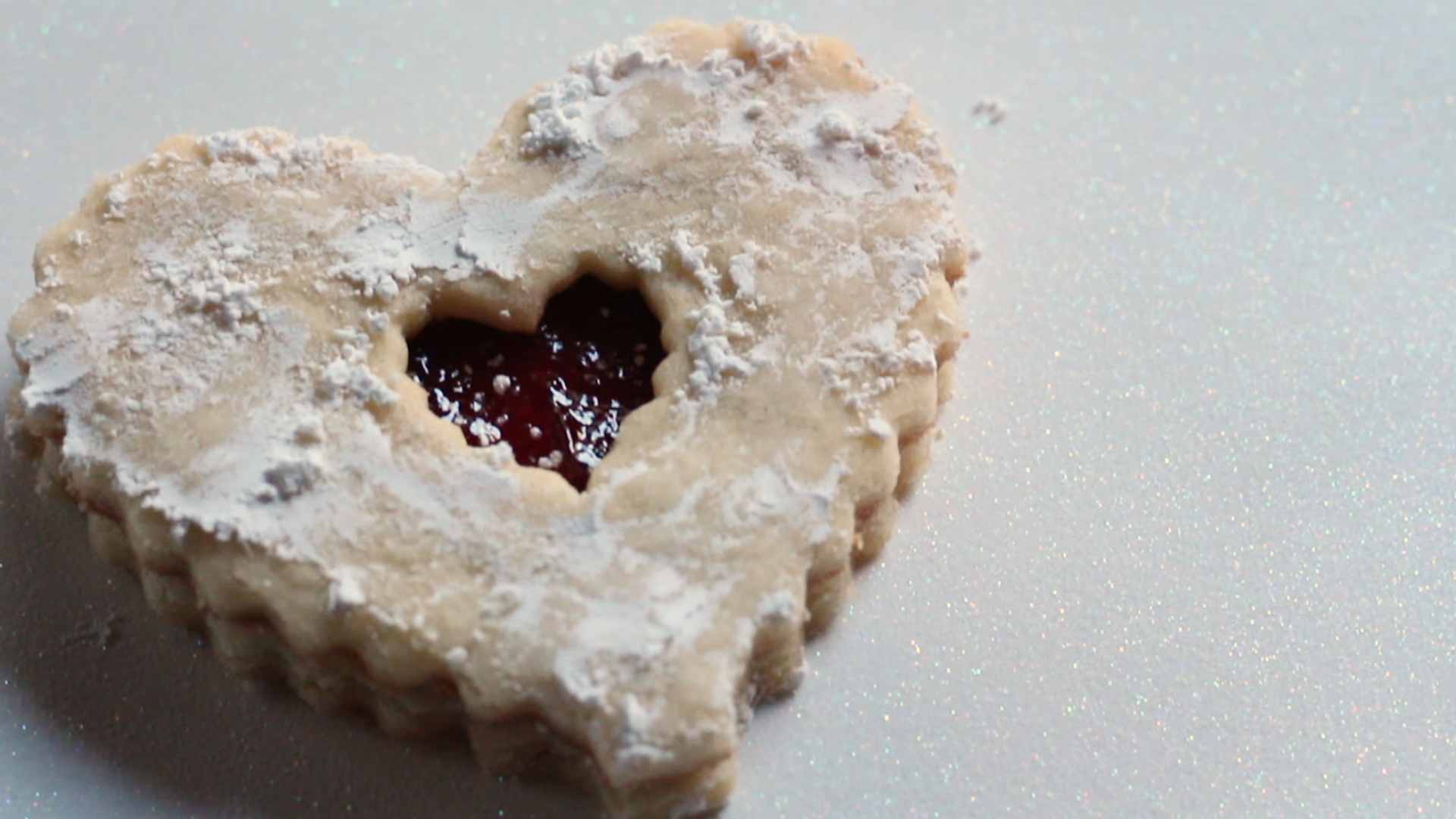 Video: Valentine’s Day raspberry linzer cookies - Daily Bruin