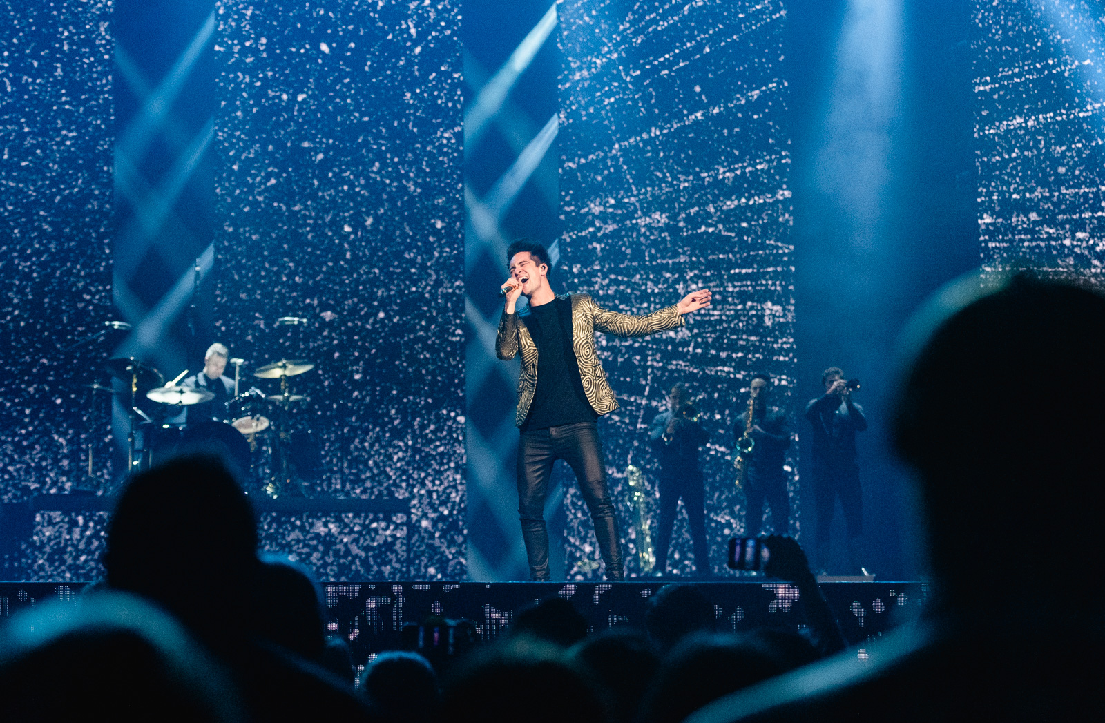 Concert review Panic! at the Disco melds theatrics with sentiment in