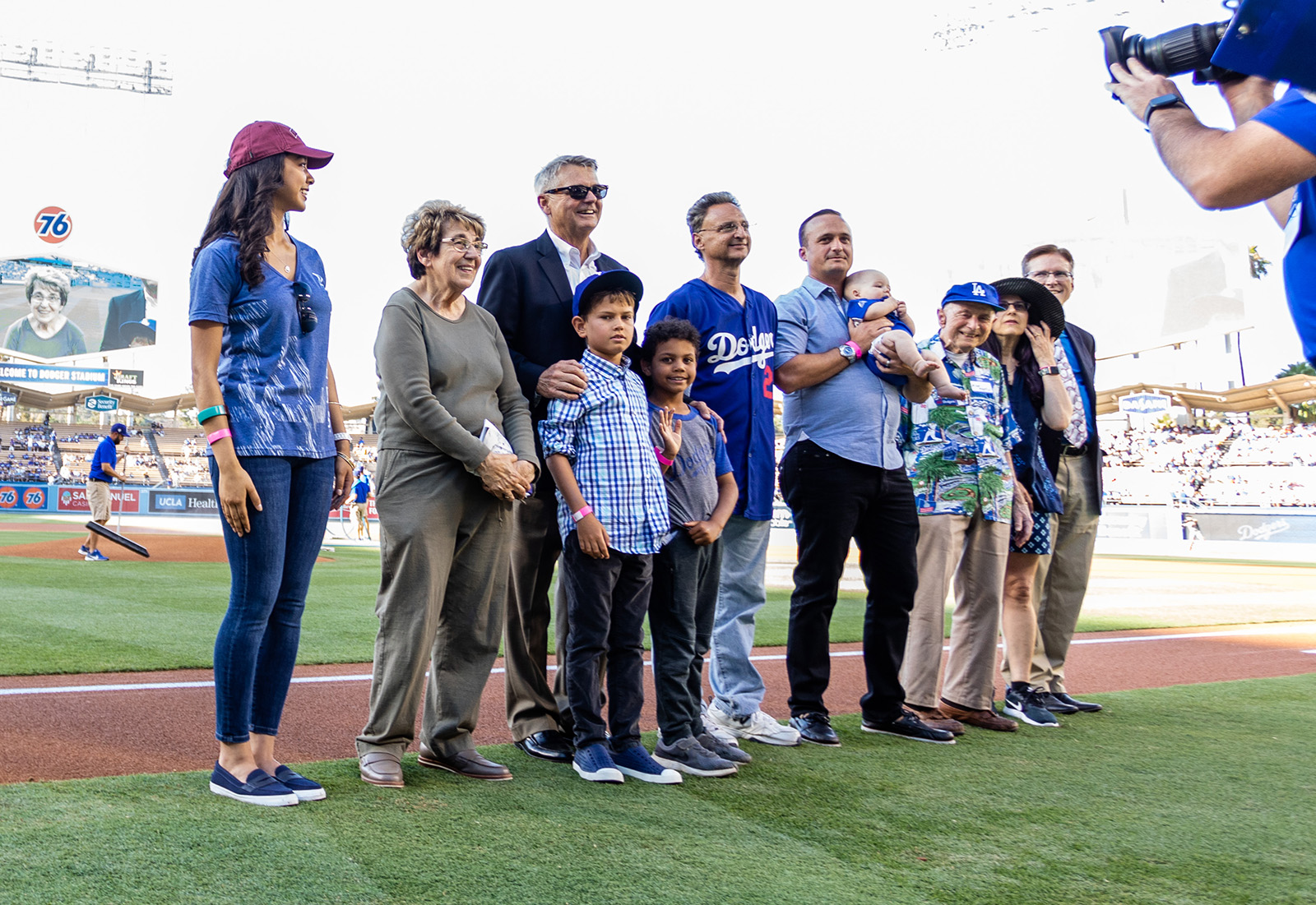 LA Dodgers Honor 4 Nurses On The Field