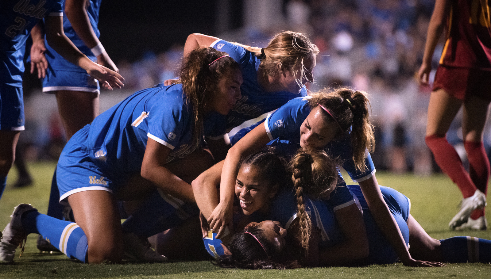 UCLA women's soccer forward Mia Fishel called up to USWNT training camp -  Daily Bruin