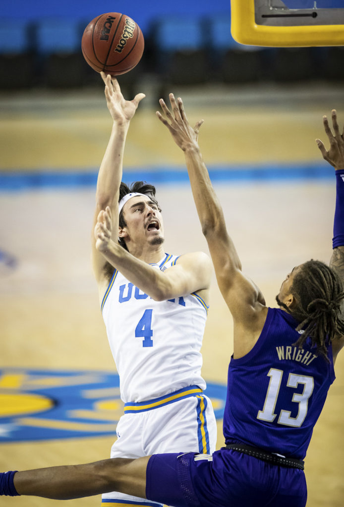 (Andy Bao/Daily Bruin)