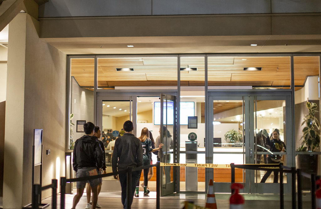 Pictured: the entrance of Bruin Plate as students file in for a meal. UCLA students have multiple options when it comes to choosing where to eat, whether it be breakfast, lunch, dinner or dessert. (Daily Bruin file photo)