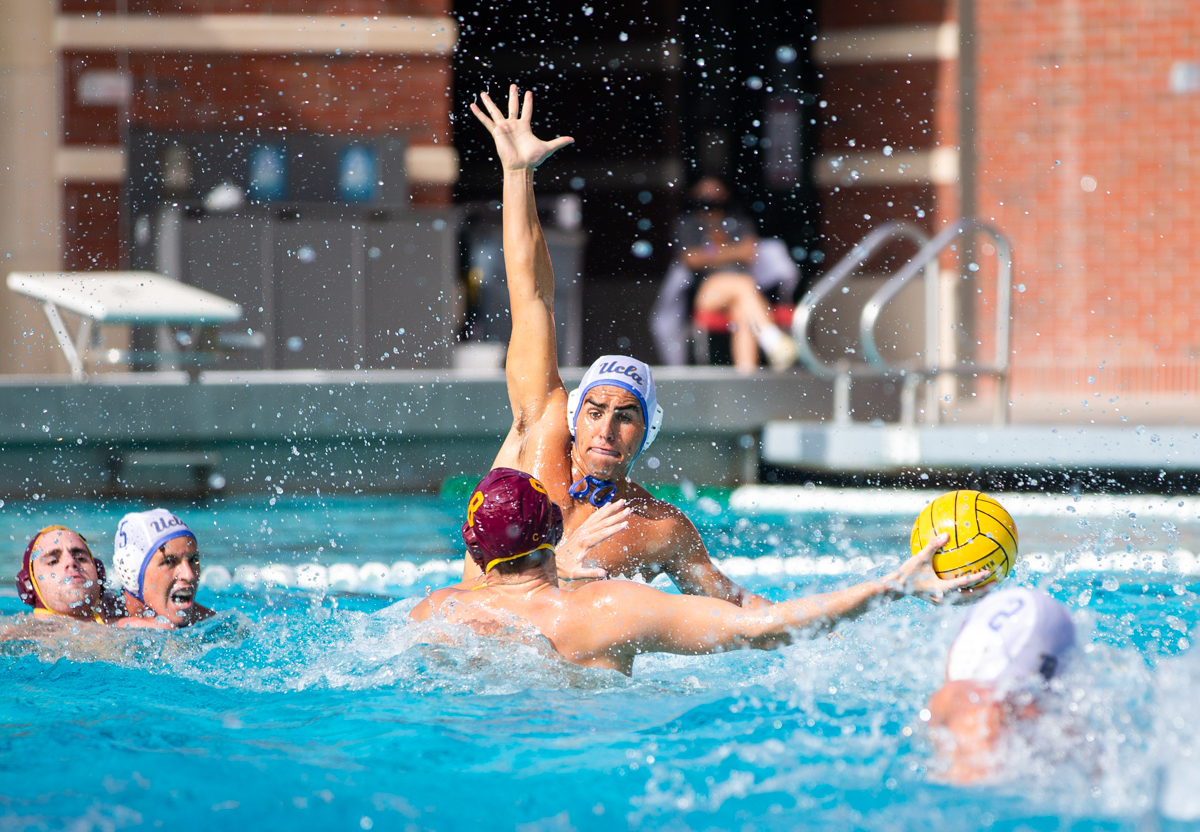 Gallery UCLA men’s water polo faces defeat by crosstown rival USC in close game Daily Bruin