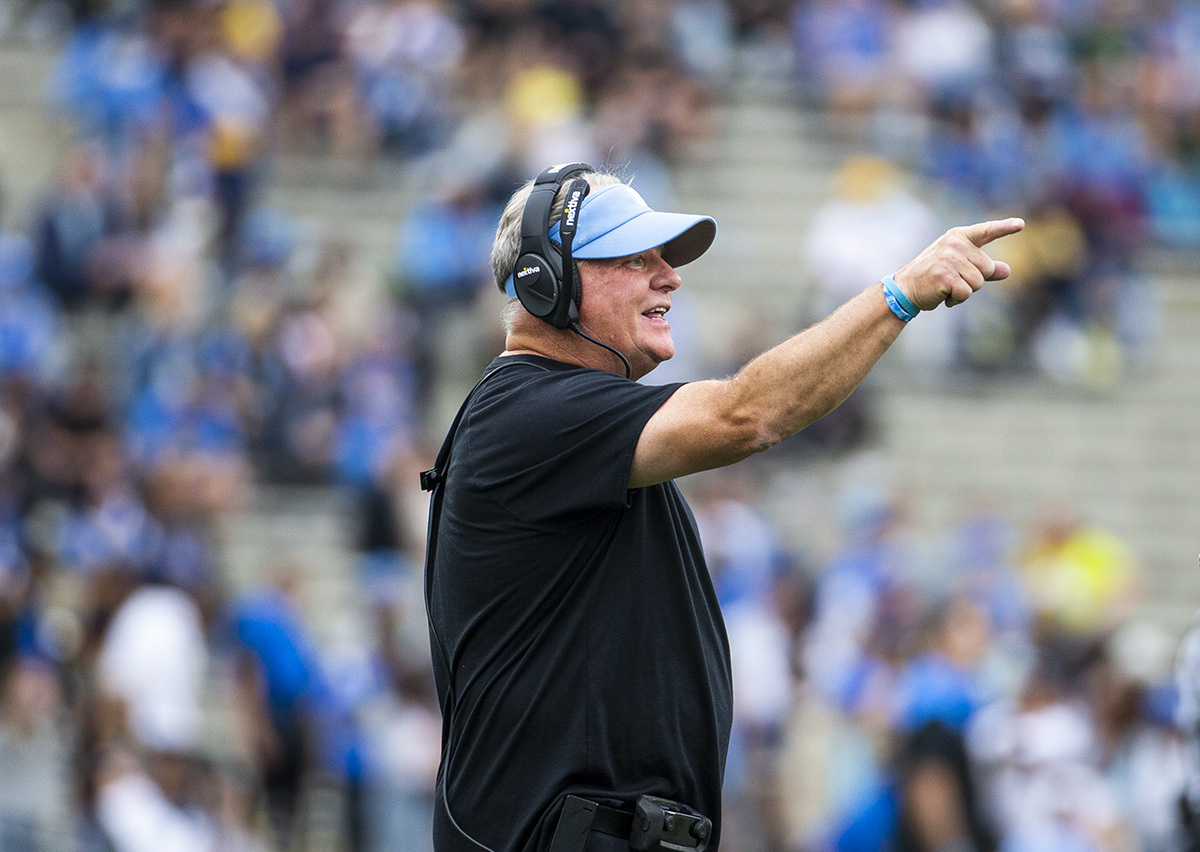 UCLA football recruiting class jumps to No. 5 in Pac-12 after