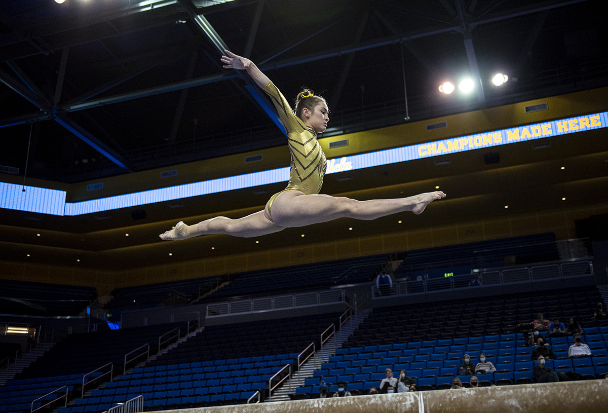 Photos: Here's what it looked like as the Bruins welcomed fans