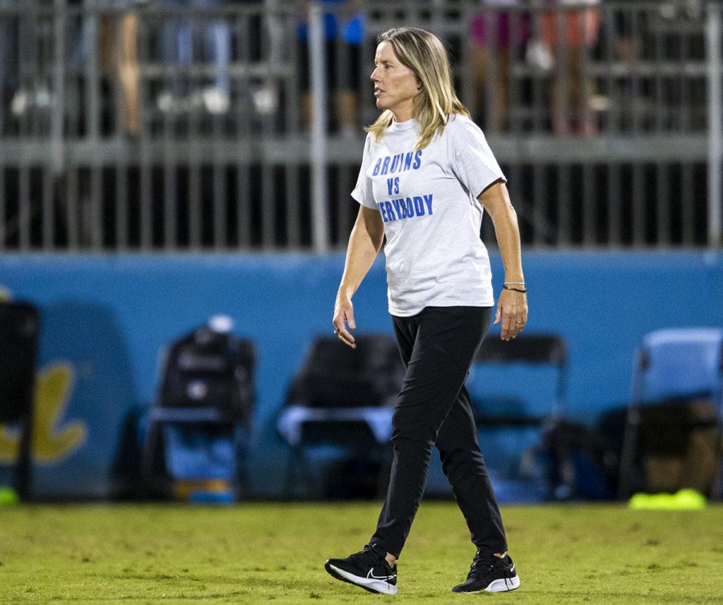 Women's soccer coach Amanda Cromwell to leave UCLA after 9 seasons - Daily  Bruin