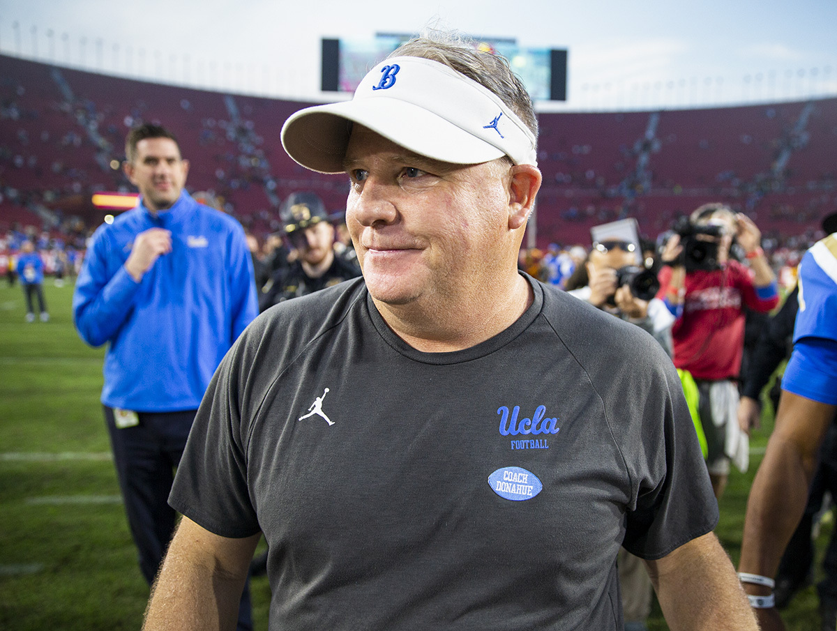 Football coach Chip Kelly set to return to UCLA with 4-year contract  extension - Daily Bruin