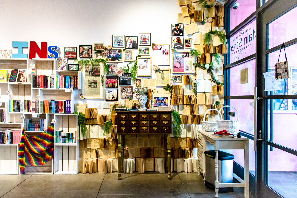 La Literary Lore The Ripped Bodice Bookstore Offers Romance Readers Respite From Reality