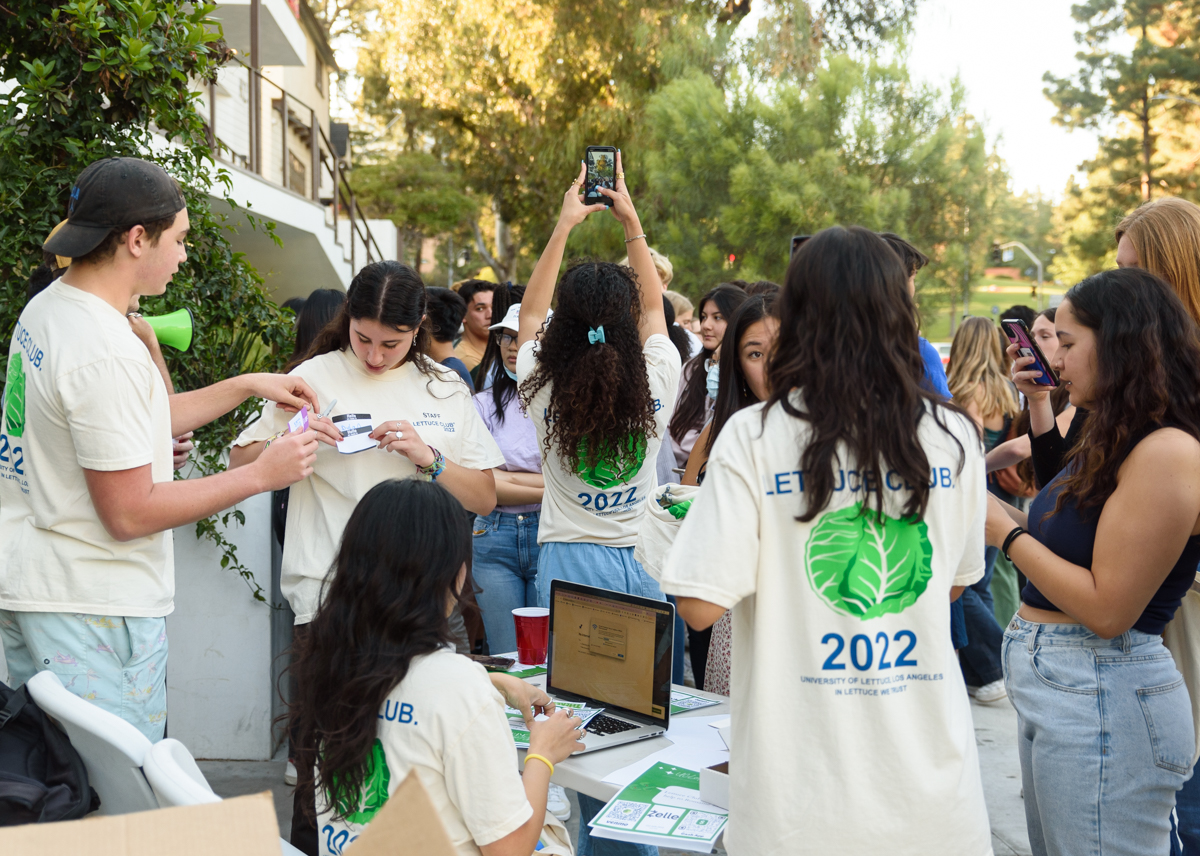 Gallery: Lettuce Club at UCLA hosts annual lettuce eating competition -  Daily Bruin