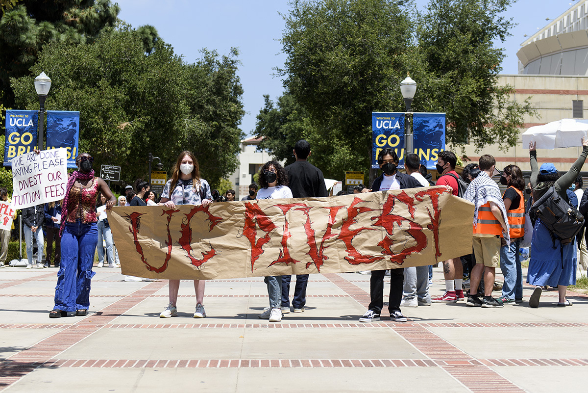 Protesters outside UC Regents meeting call for weapons manufacturer  divestment - Daily Bruin