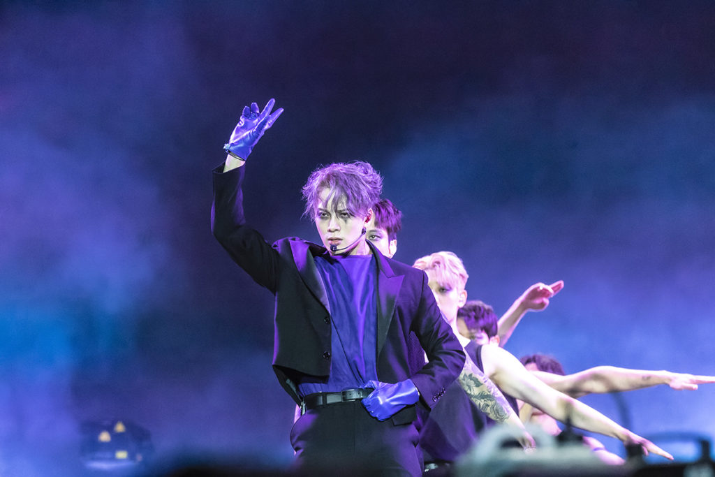 Titling his set, “MAGIC MAN Experience,” Chinese singer Jackson Wang utlized backup dancers and visual effects to supplement his Head in the Clouds headlining performance. (Megan Cai/Assistant Photo editor)