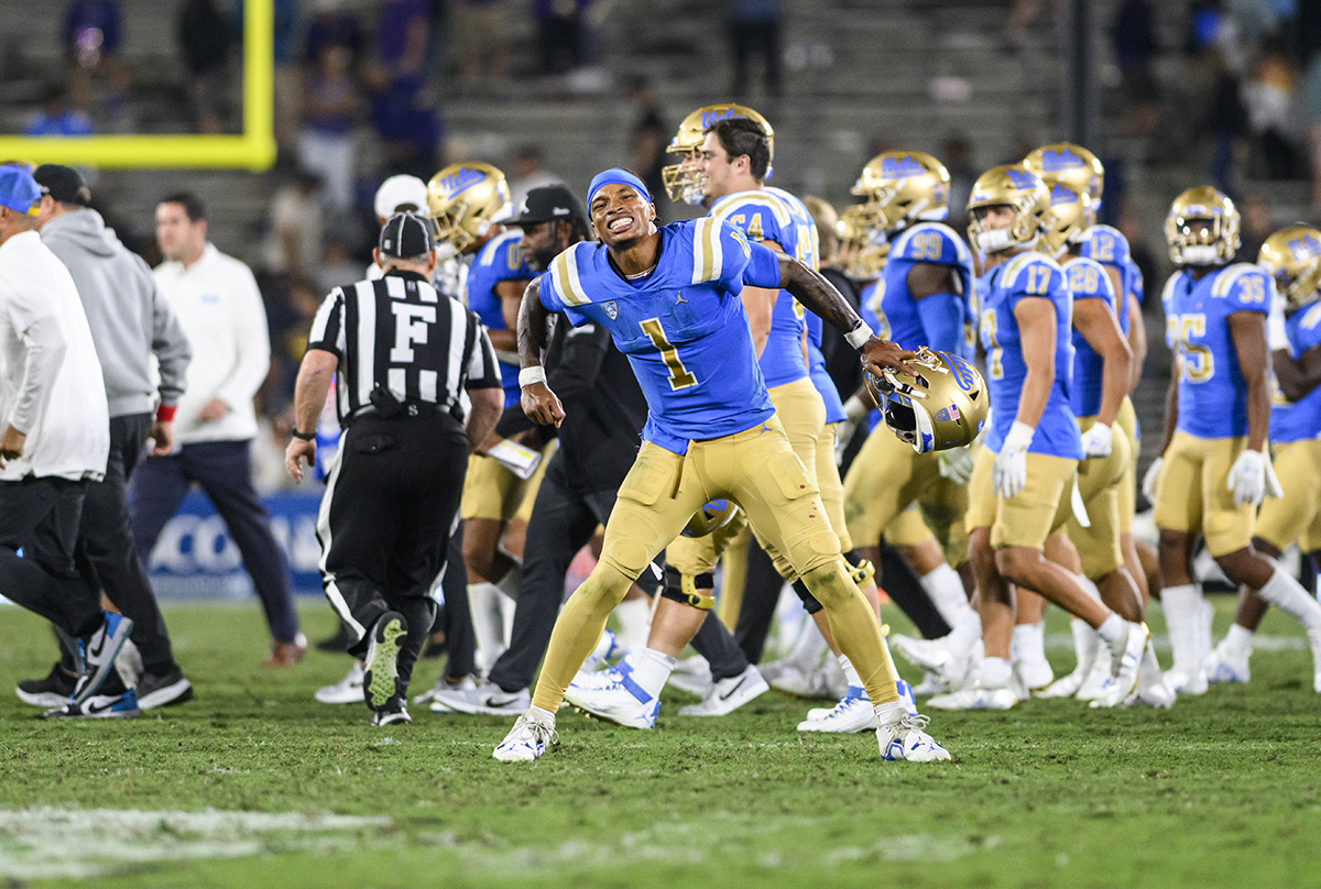 UCLA Football Upsets No 15 Washington In First Ranked Victory Of 