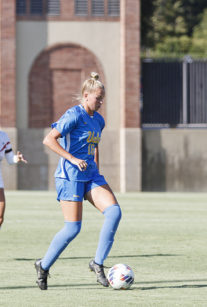 Ten freshmen set high expectations for UCLA women's soccer in 2022