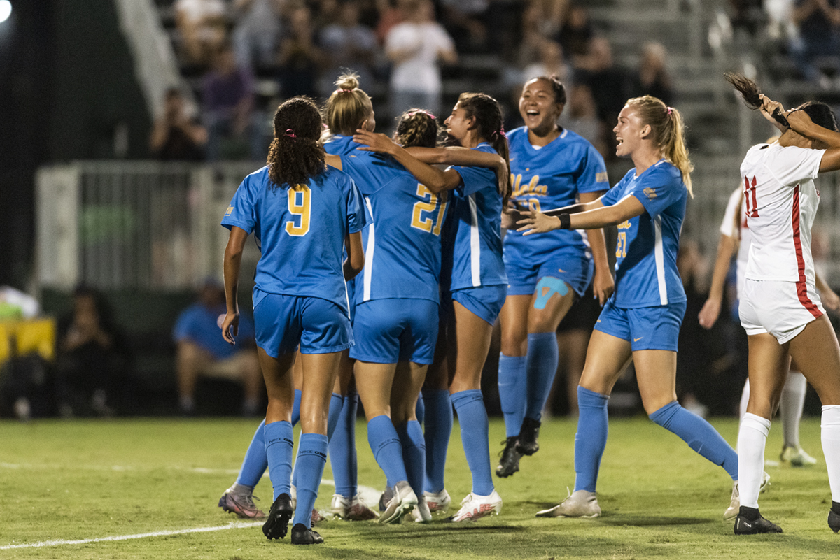 UCLA women’s soccer returns to first place ranking after 5 years