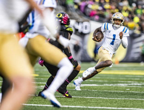 Oregon Ducks Reveal Breast Cancer Awareness Uniforms for UCLA Game – NBC  Los Angeles