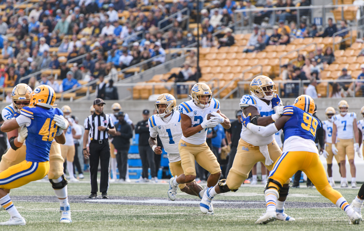 California Golden Bears Datone Jones (56) in action during a game against  UCLA, on October 6, 2012 at Memorial Stadium in Berkeley, CA. Cal beat UCLA  43-17.(AP Photo/Rob Holt Stock Photo - Alamy