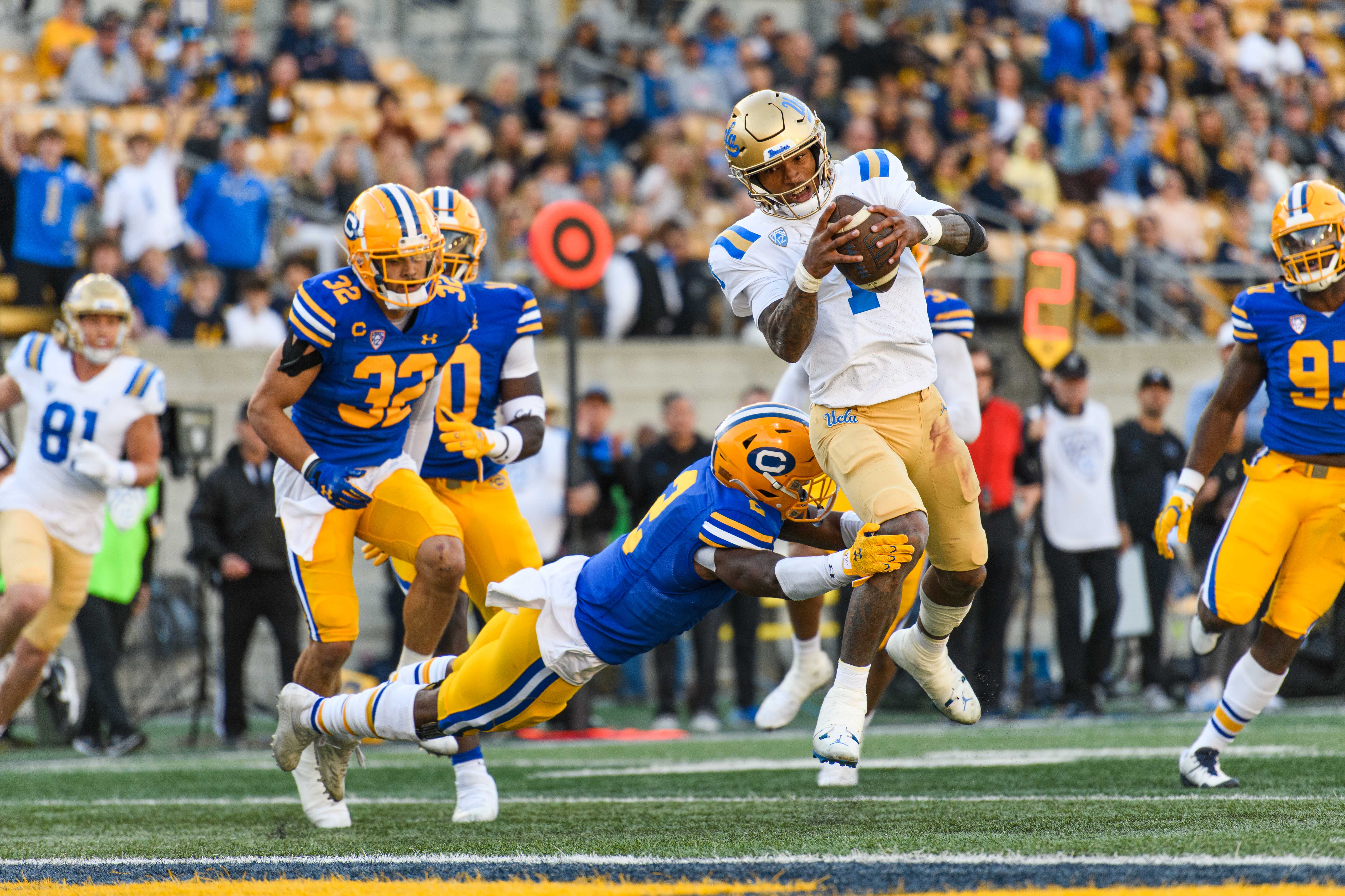 California Golden Bears Datone Jones (56) in action during a game against  UCLA, on October 6, 2012 at Memorial Stadium in Berkeley, CA. Cal beat UCLA  43-17.(AP Photo/Rob Holt Stock Photo - Alamy