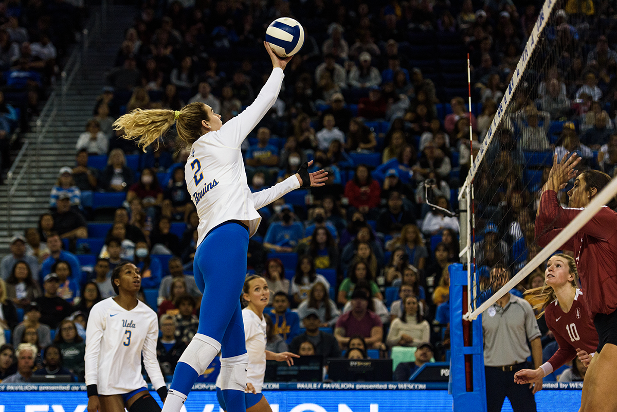 UCLA Women's Volleyball on X: S2  No. 16 UCLA 25, San Diego State 18  Bruins close out the second set by scoring the final five points!  @volleyzoe already in double digits