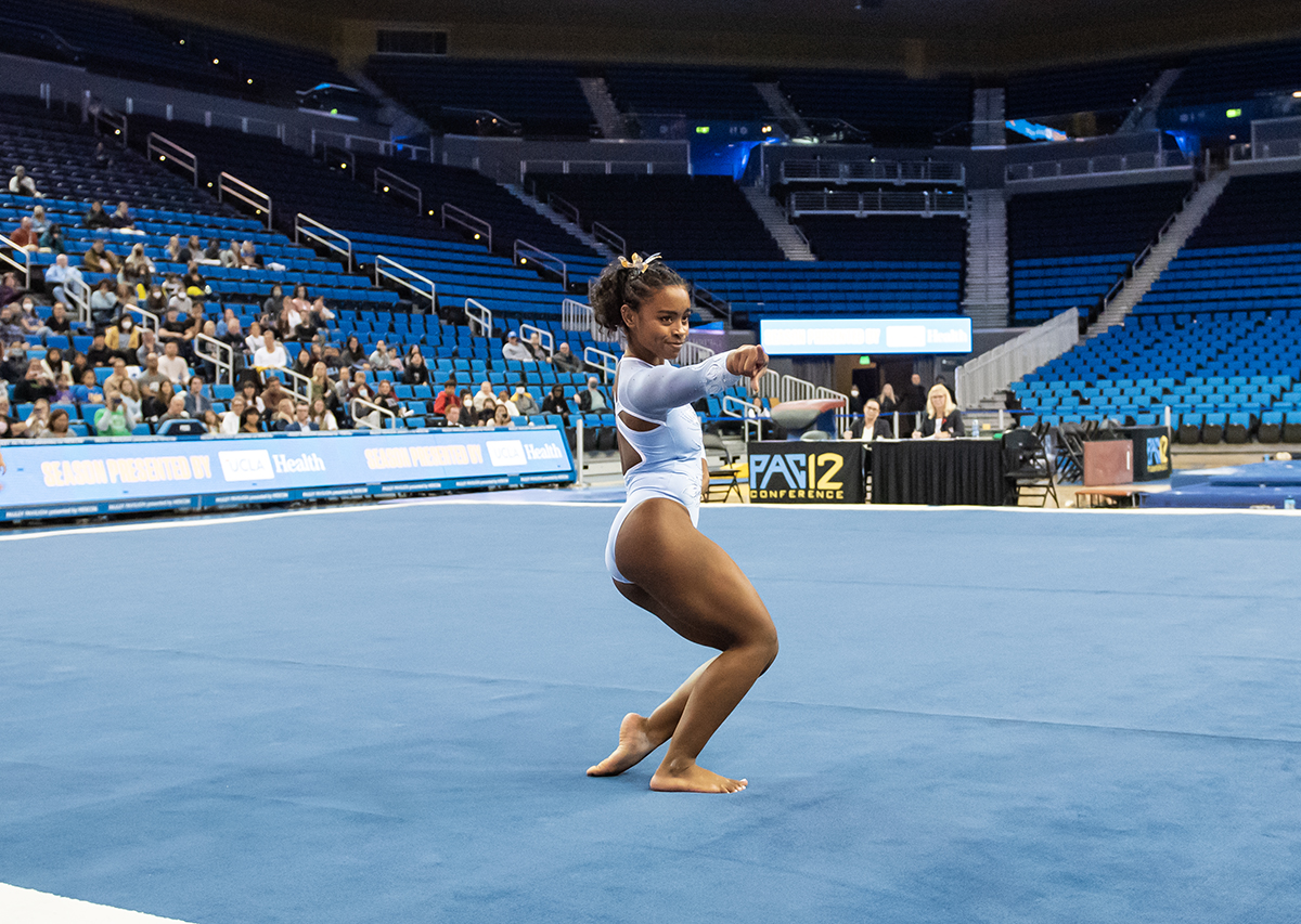 UCLA gymnastics’ Meet the Bruins intrasquad highlights highenergy team