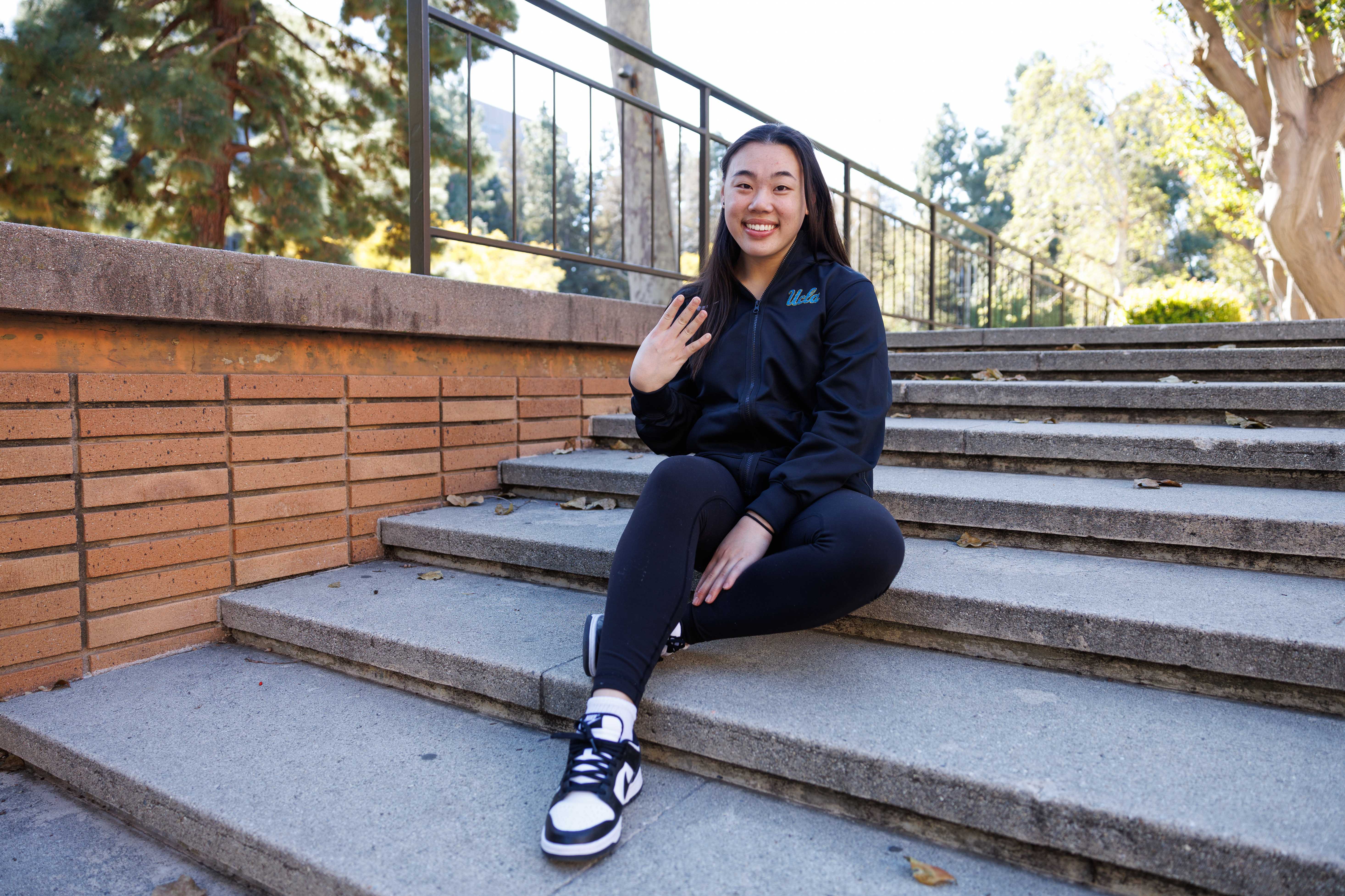 Overcoming injury, Emily Lee inspires UCLA gymnastics teammates - Daily  Bruin