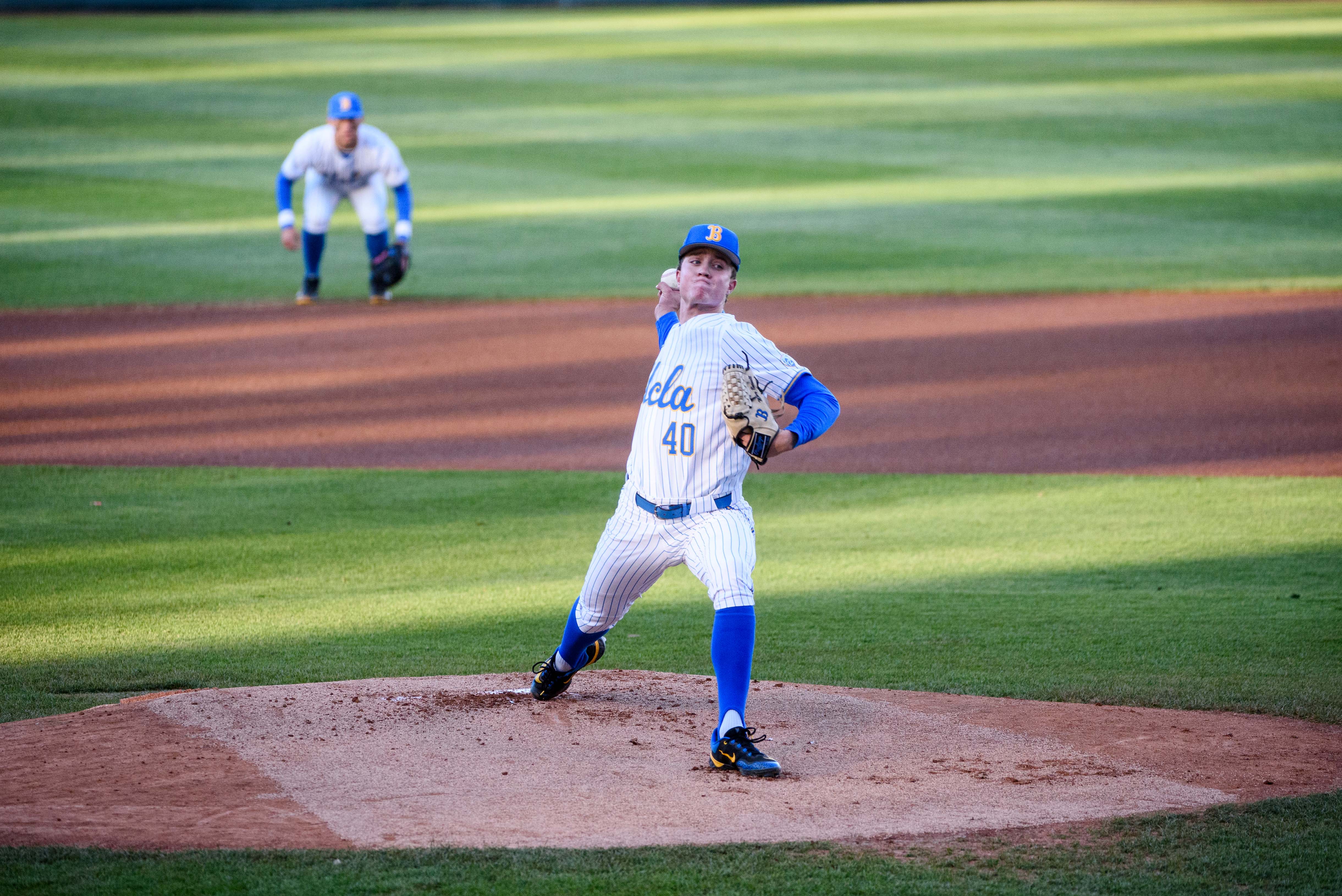 UCLA baseball's John Savage praises the Bruins' depth and incoming class of  freshmen