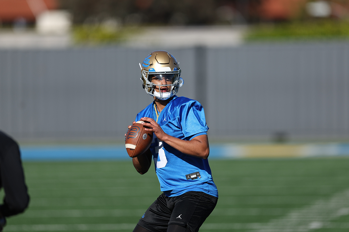 Breaking down UCLA football’s quarterback competition at spring camp