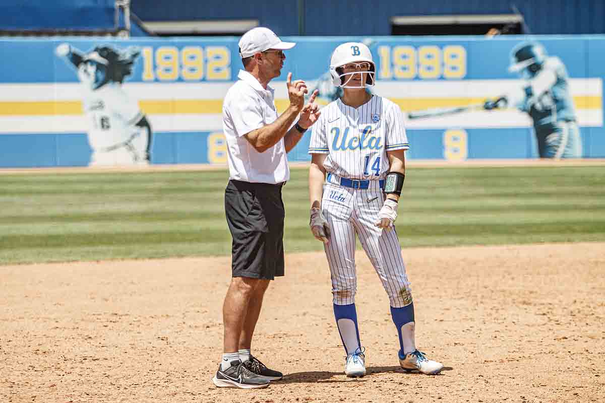 With final Pac-12 home series, UCLA softball looks to extend win streak - Vimarsana News