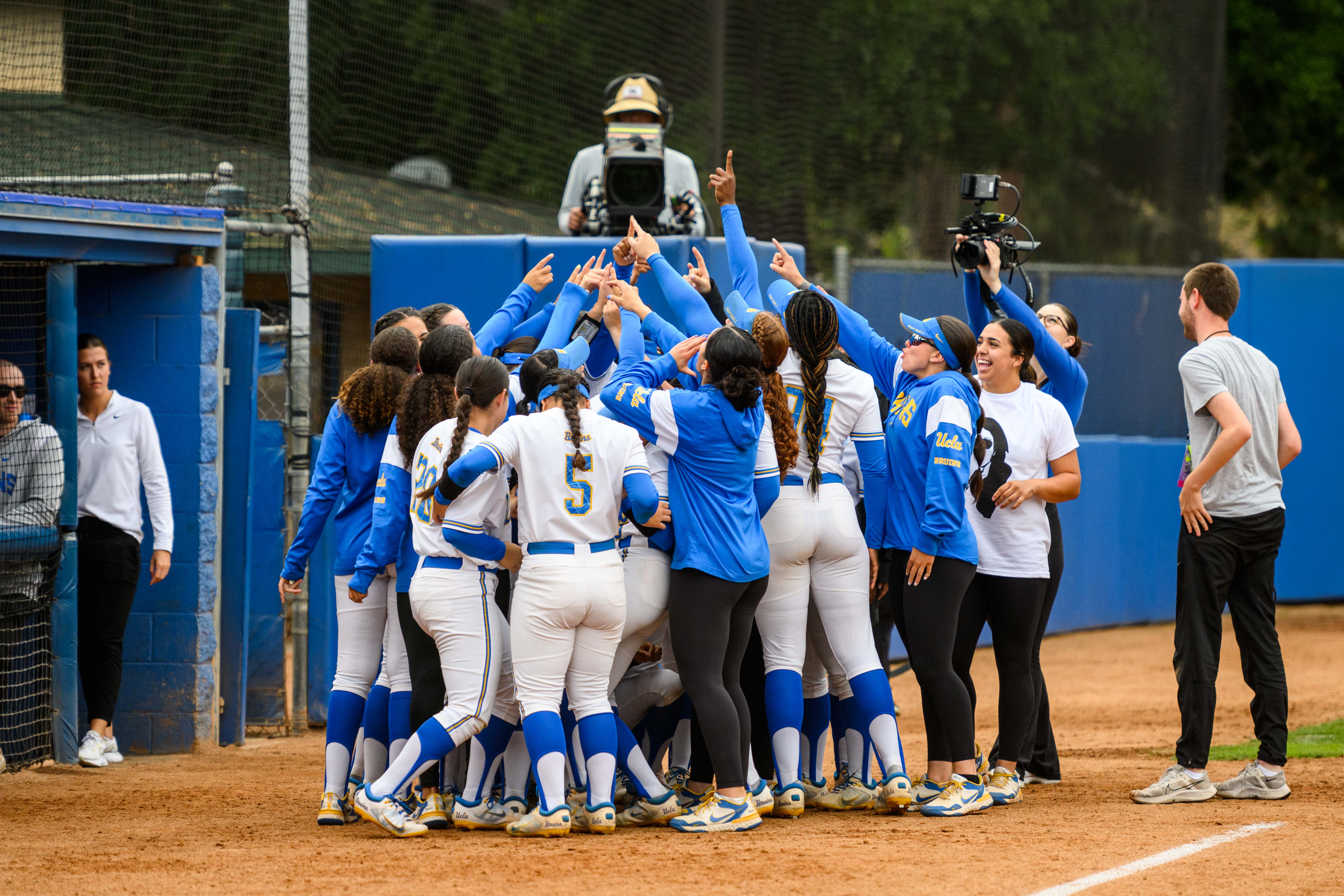 Highlights: UCLA softball walks off against Oklahoma to capture