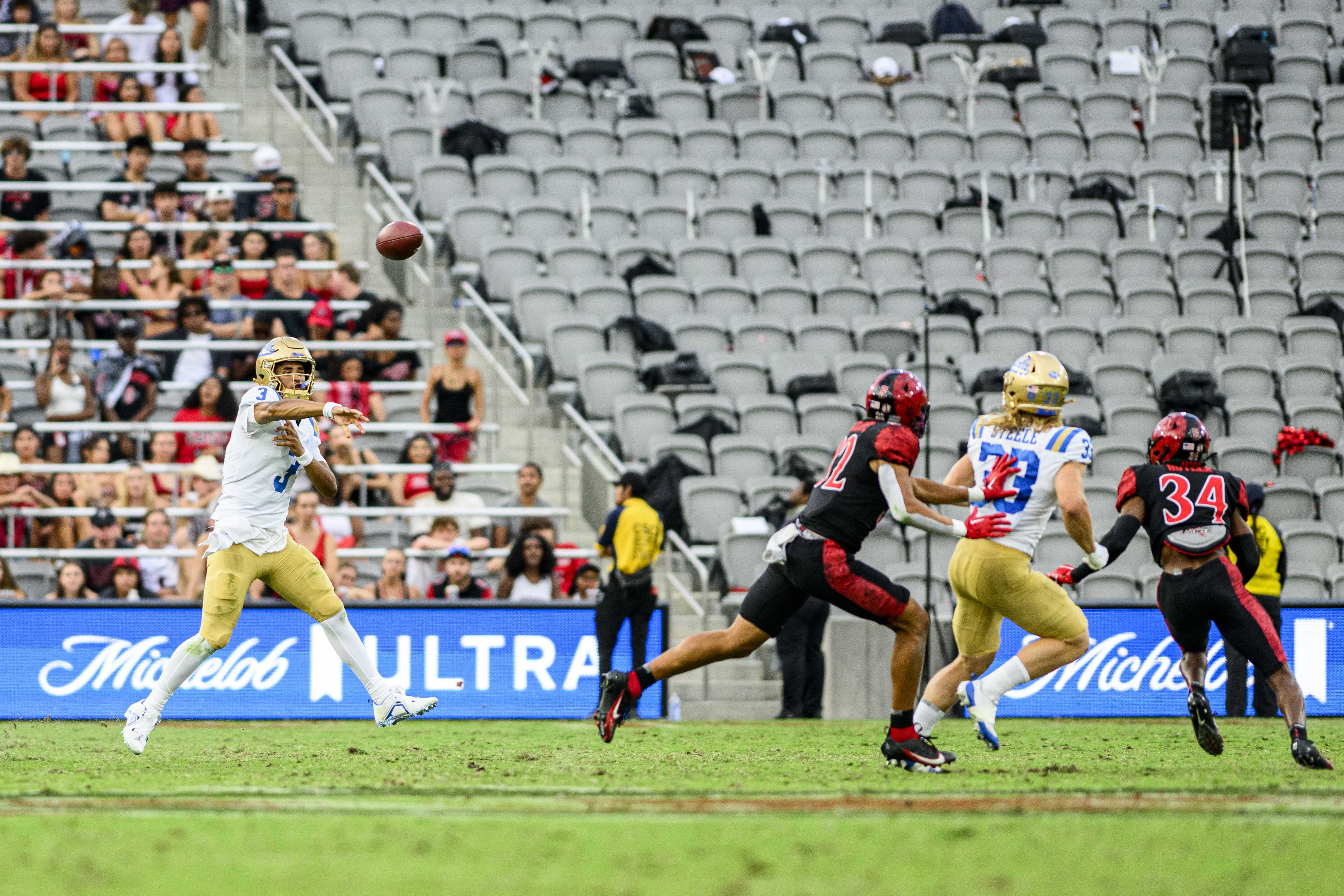 Freshman quarterback Dante Moore powers UCLA football's win over San Diego  State - Daily Bruin