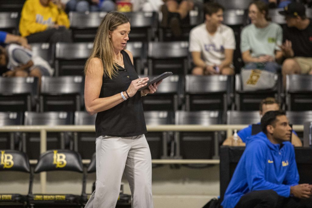 Women’s volleyball reviews past matchups ahead of Outrigger Volleyball