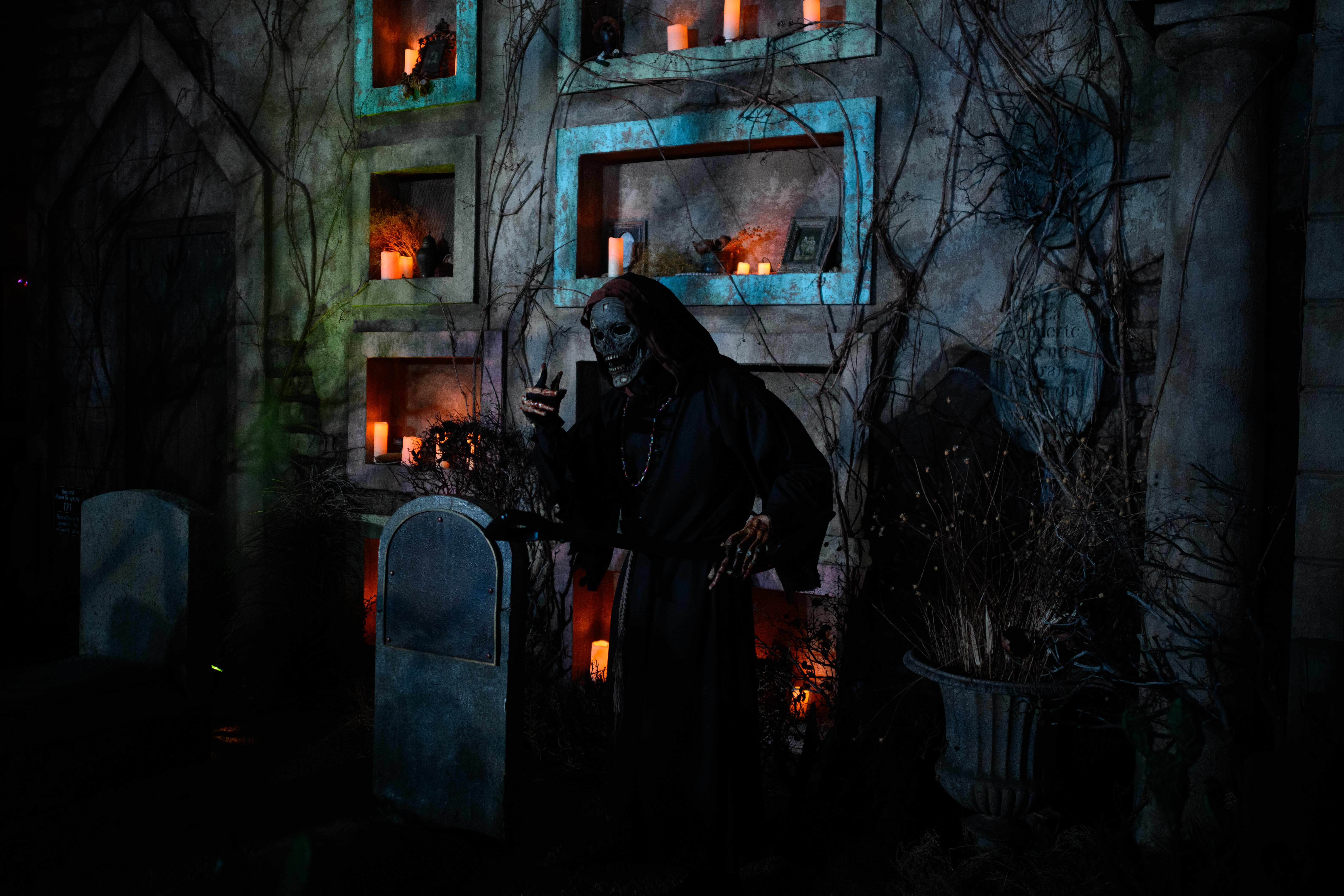 5 Theme Parks for Halloween Thrills and Chills