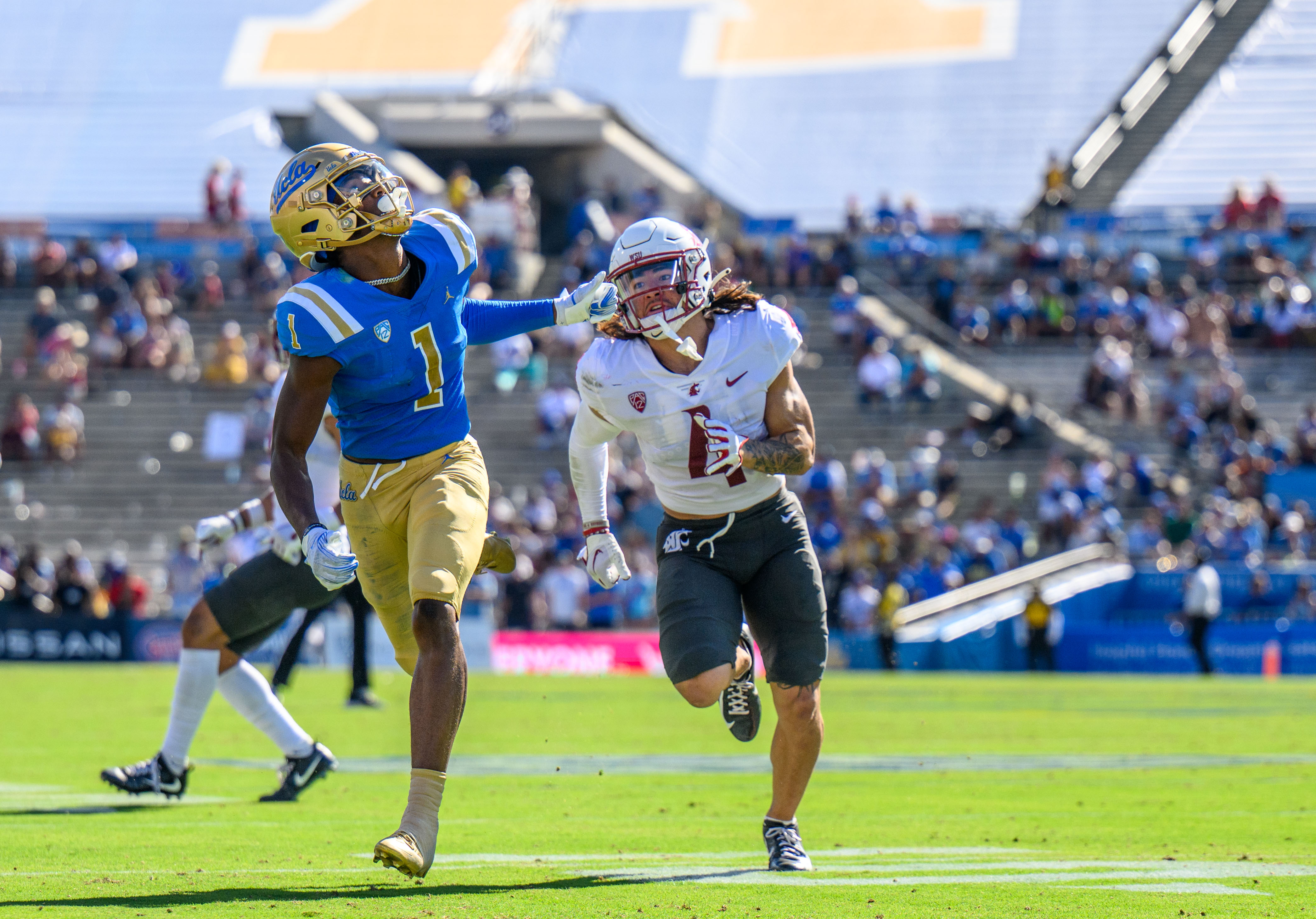 Around the Pac-12: Conference boasts college football's best offenses, what  it's like to be recruited by Deion Sanders, Ducks' striking 'Mighty Oregon'  uniforms 