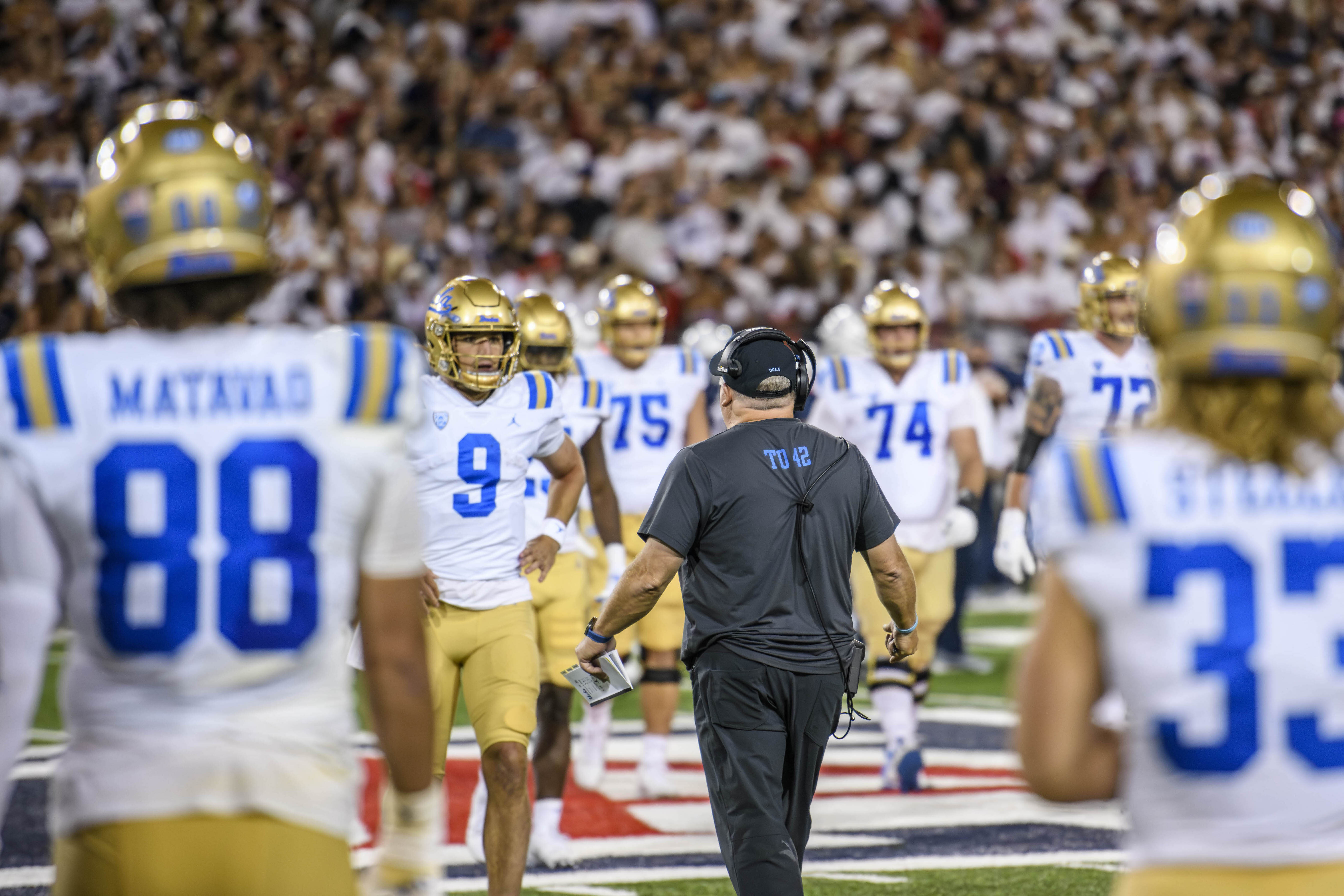 Washington Welcomes No. 25 UCLA On Sunday - University of Washington  Athletics