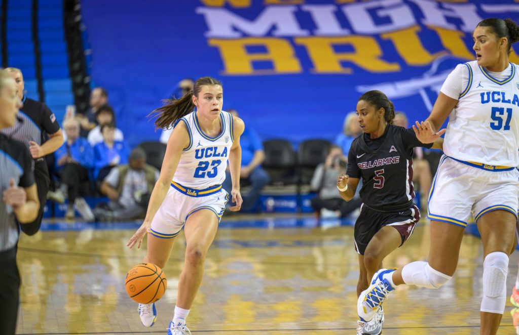 Behind Gabriela Jaquez’s performance, UCLA women’s basketball sweeps