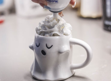 https://wp.dailybruin.com/images/2023/12/mugcake.JMJ_.7-370x270.jpg