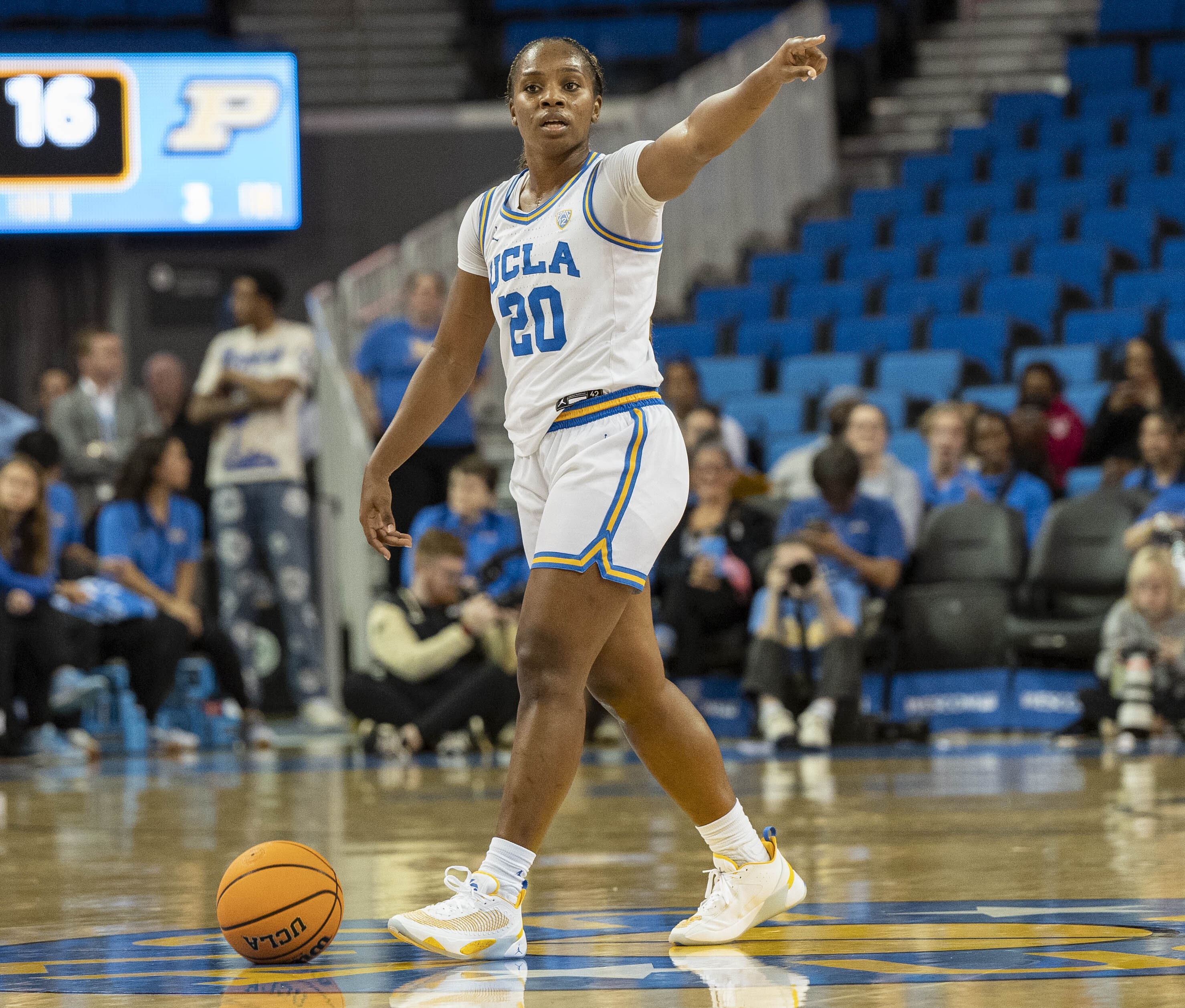 UCLA women’s basketball overpowers Florida State at Hall of Fame Women