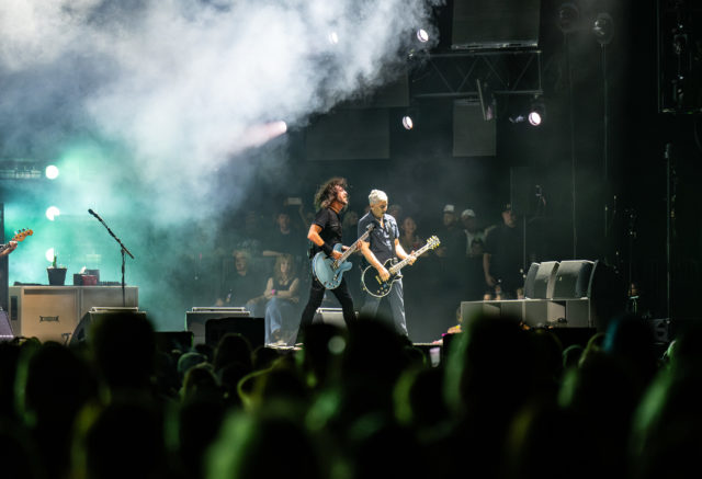 Concert Review: Foo Fighters unite cathartic classics with newer hits ...