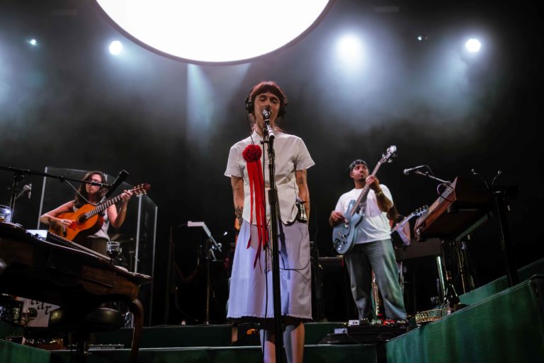 Concert review: Clairo charms audiences with intimate ambience