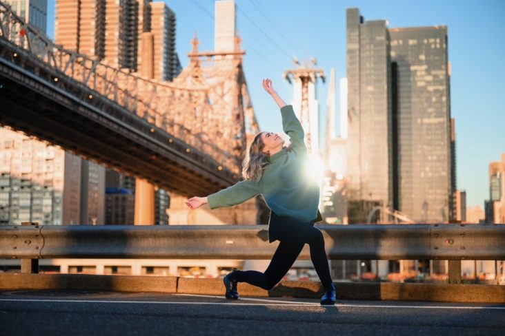 UCLA alumnus Haleyann Hart brings heart both on and off stage - Daily Bruin