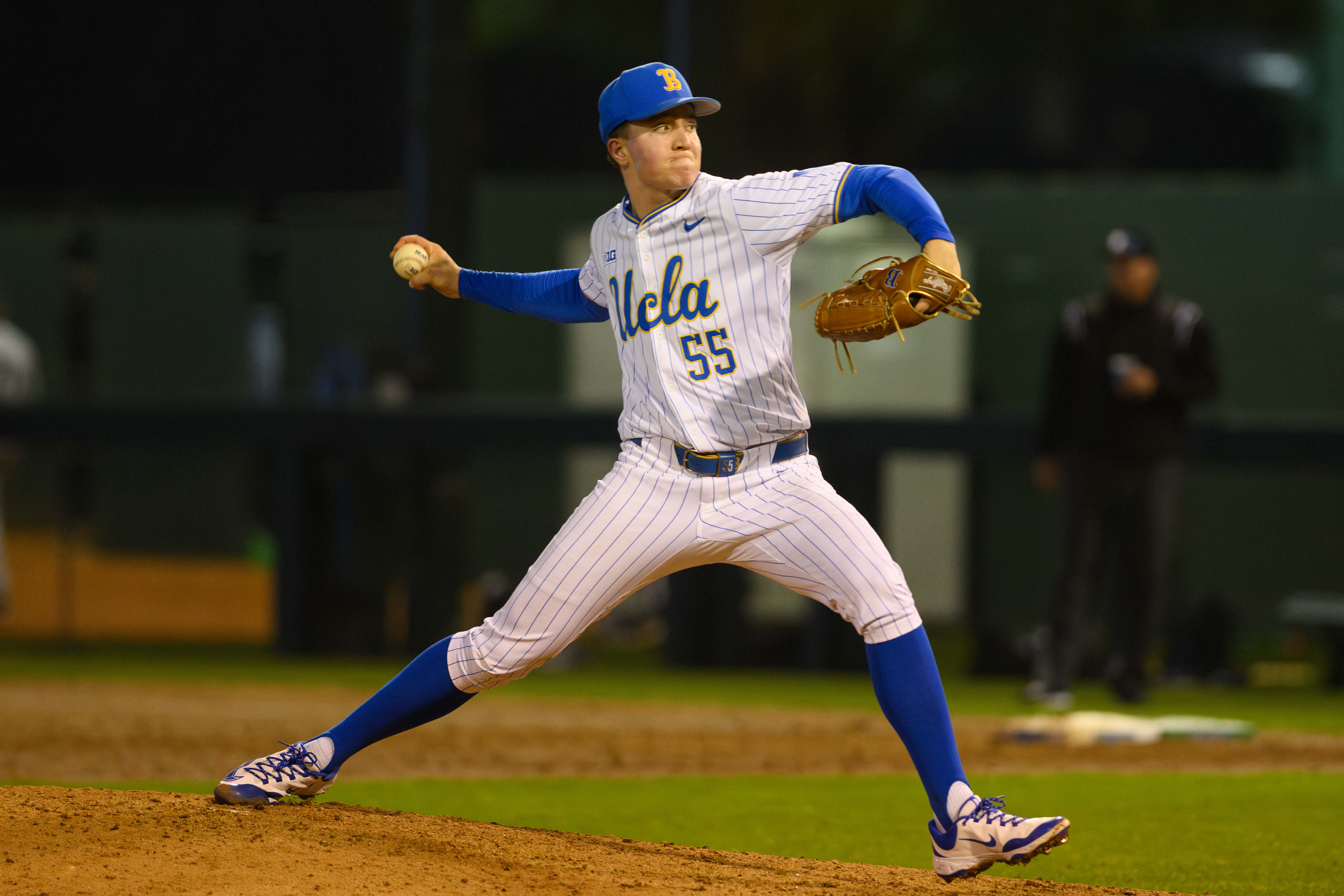 Michael Barnett pitches at Jackie Robinson Stadium. The junior right-hander rebounded after a three-run first inning of work to toss 2.1 shutout frames the rest of his night. (Edward Ho/Daily Bruin)