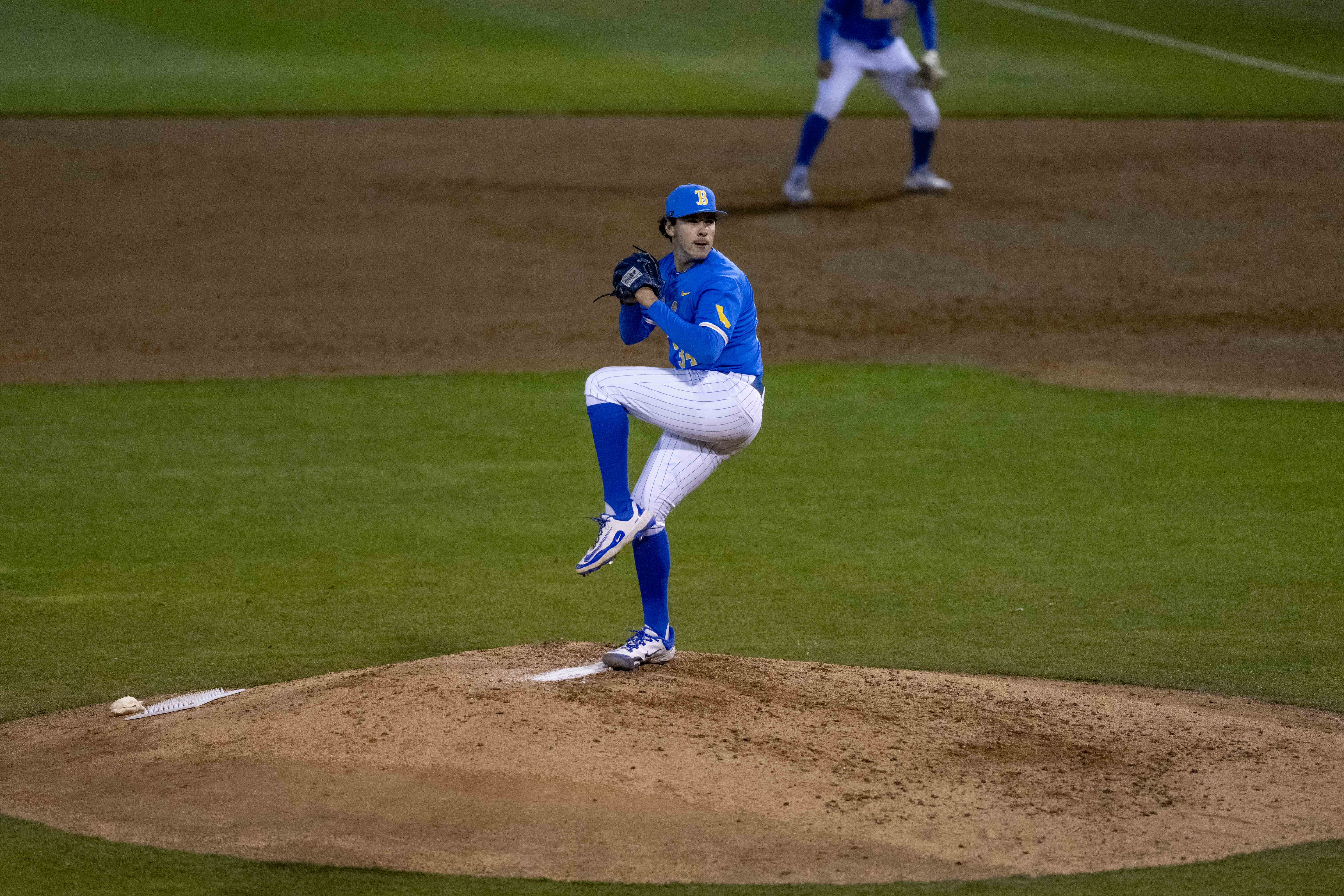 Luke Rodriguez begins his motion on the mound. The sophomore right-hander has a team-best 0.63 ERA across a team-leading 14.1 innings pitched. (Alexefrain Gonzales Diaz/Daily Bruin)